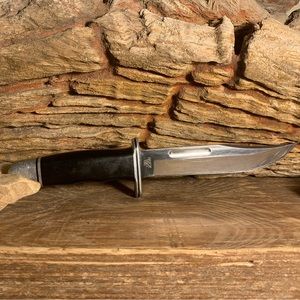 Buck USA Fixed Blade Knife 7 3/8”